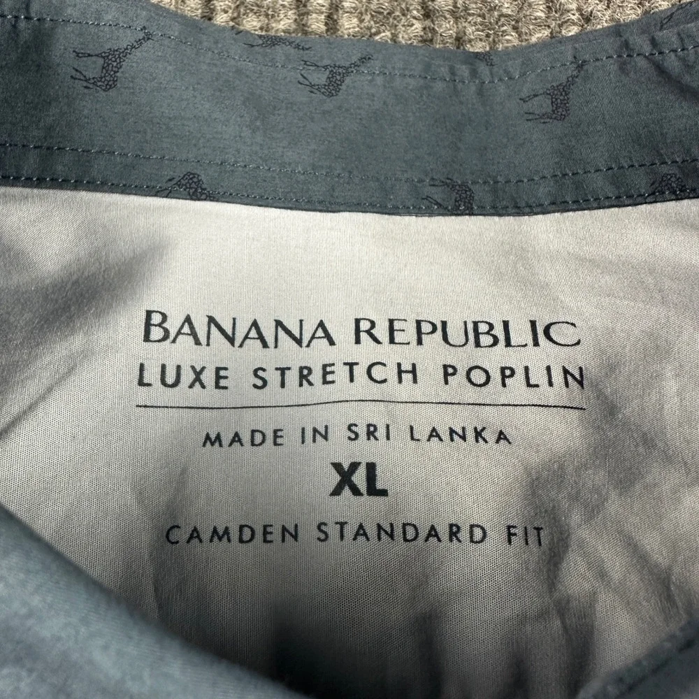 Banana Republic Luxe Stretch Poplin Giraffe Print Shirt Camden Standard Fit XL
